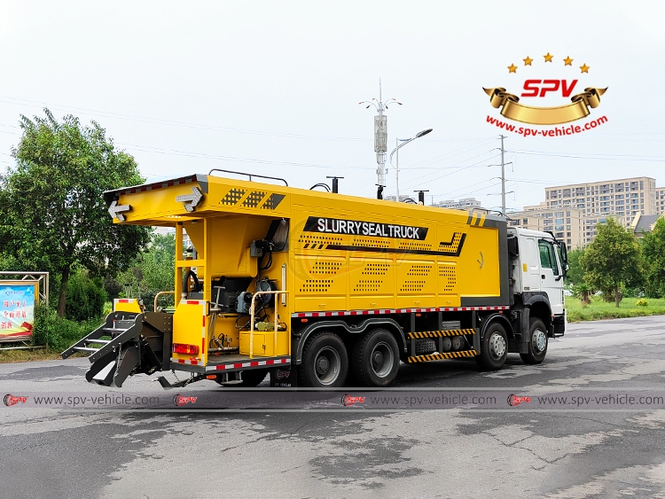 Slurry Sealing Truck Sinotruk - RB Slurry Sealing Truck Sinotruk - RB